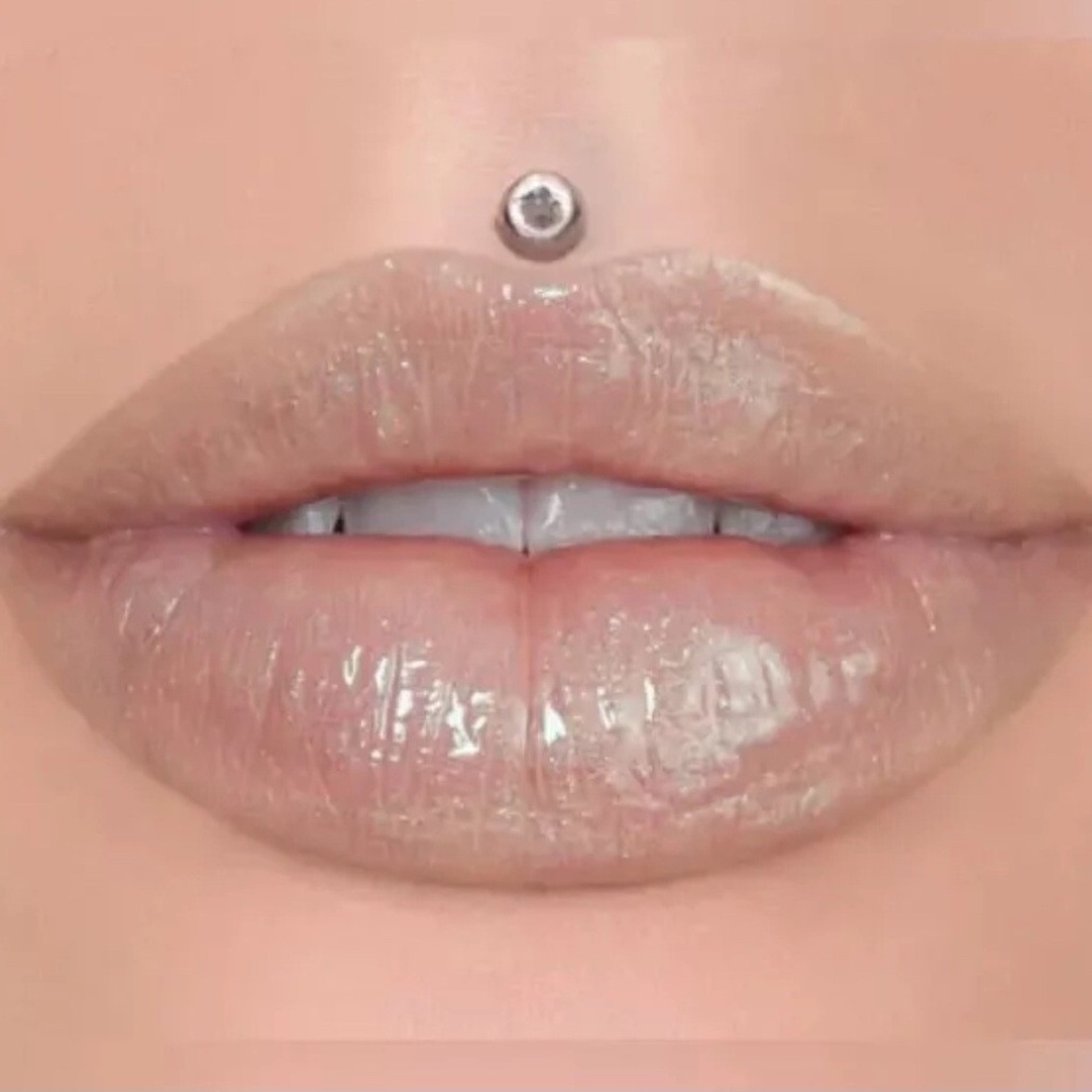 Jeffree Star Nude Sheer Lip Gloss - High Shine Neutral Finish